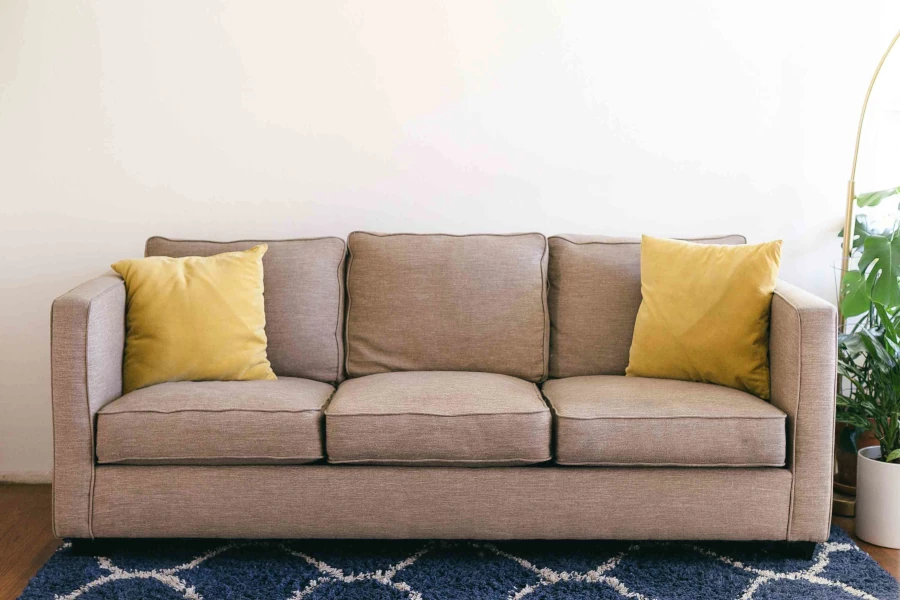 The Expert Guide to Cleaning Your Couch at Home: Smart Steps for Every Fabric and Mess